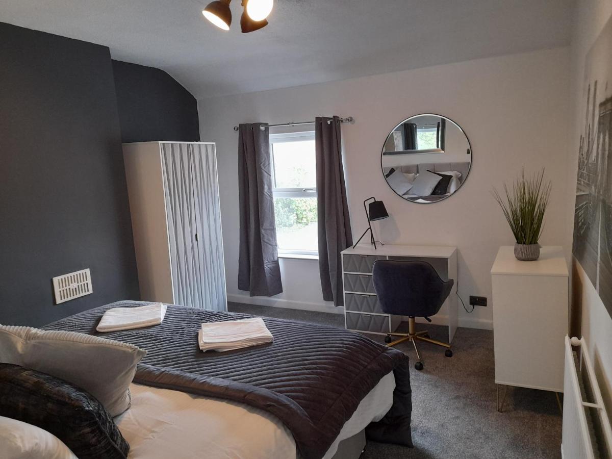 93 Newtown Road Apartment Грейт Малвърн Екстериор снимка