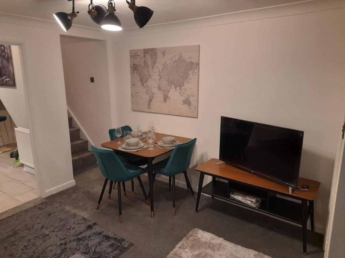 93 Newtown Road Apartment Грейт Малвърн Екстериор снимка